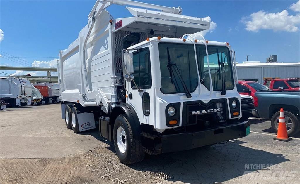 Mack MRU613 Müllwagen