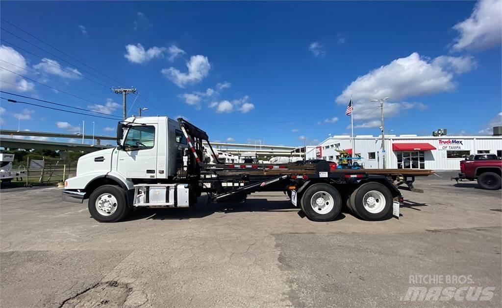 Volvo VHD64 Absetzkipper