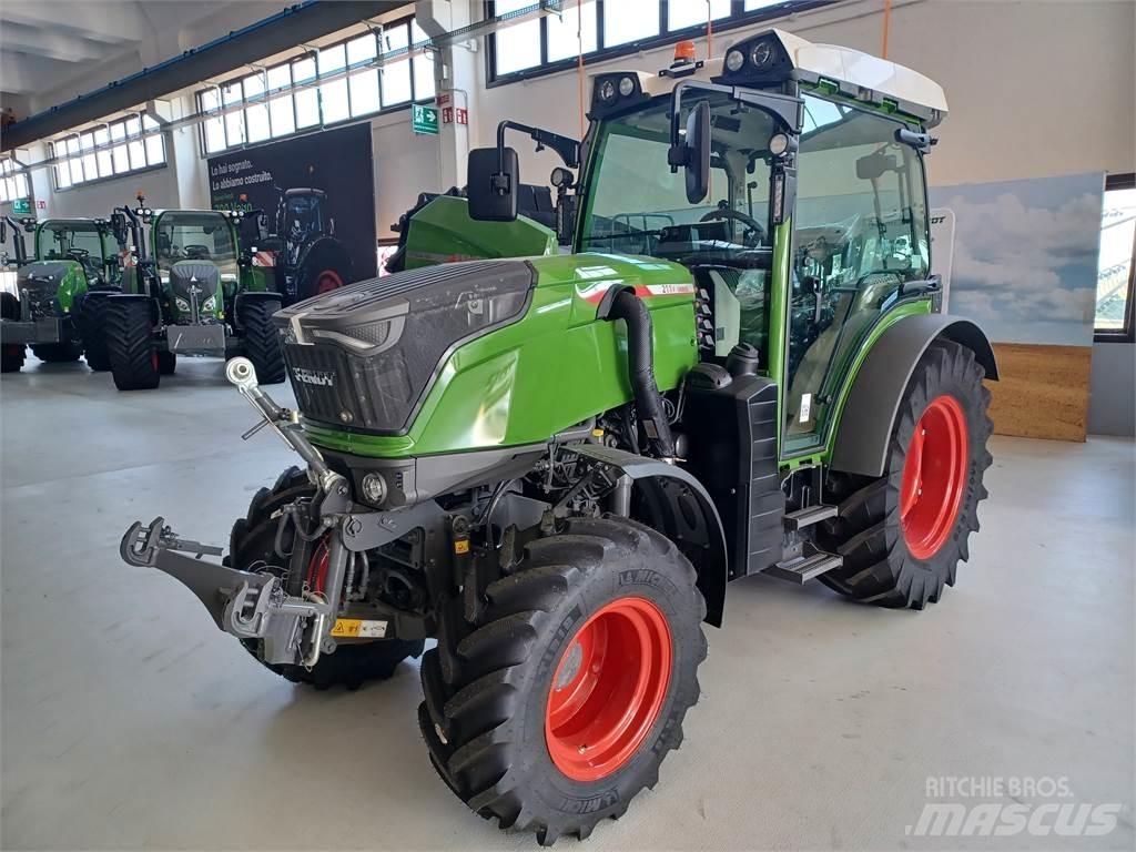 Fendt 211F Traktoren