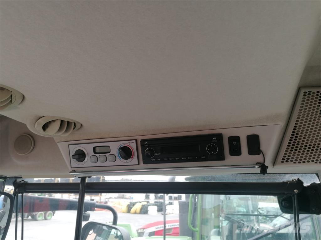 Valtra S324 Traktoren