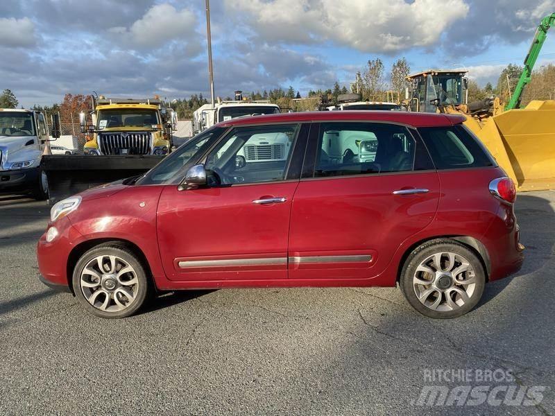 Fiat 500L PKWs