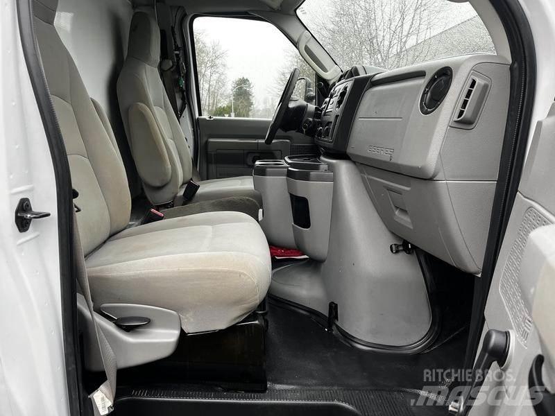 Ford Econoline Lieferwagen