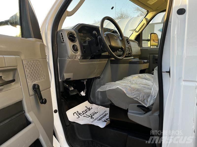 Ford Econoline Lieferwagen