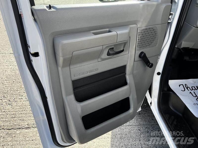 Ford Econoline Lieferwagen