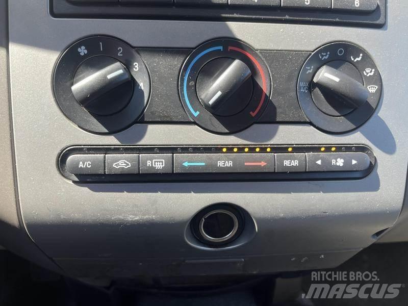 Ford Expedition PKWs