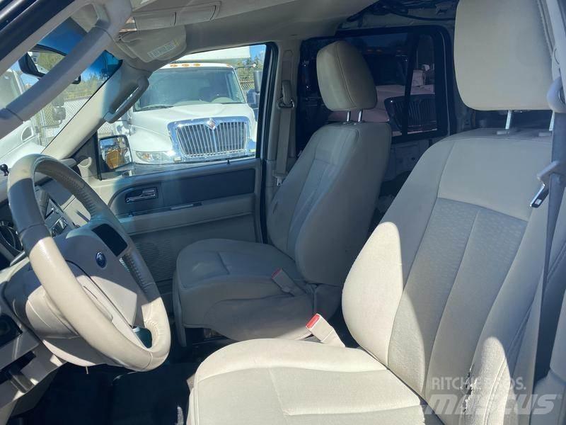 Ford Expedition PKWs