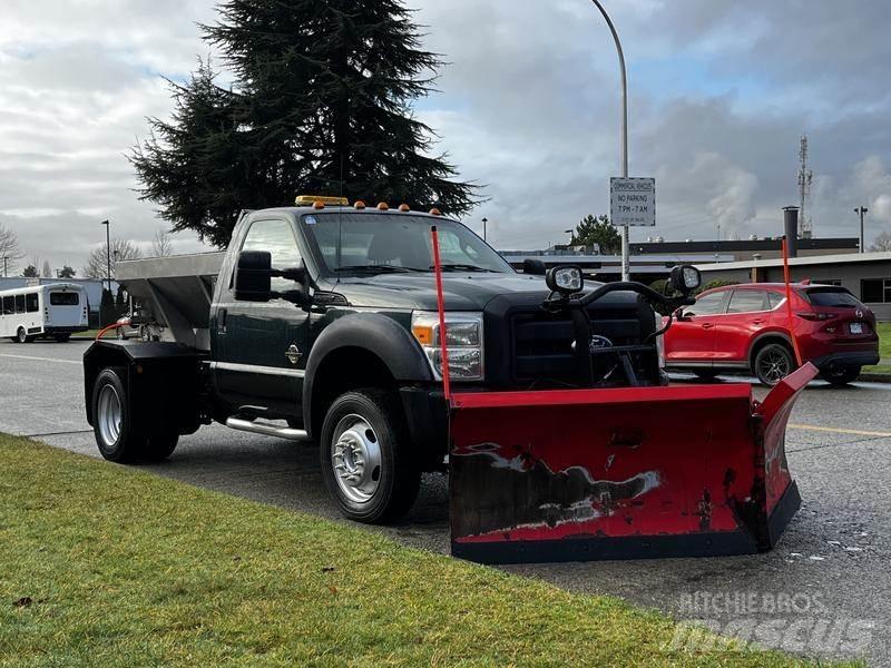 Ford F-550 Schneeschilde und -pflüge