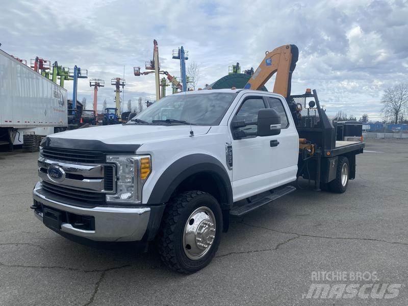 Ford F-550 Kranwagen