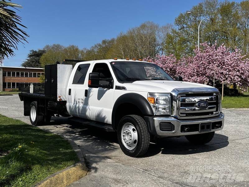 Ford F-550 Pritschenwagen/Pritschenwagen mit Seitenklappe
