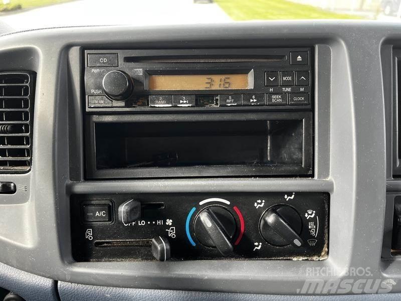 Hino 268 Lieferwagen