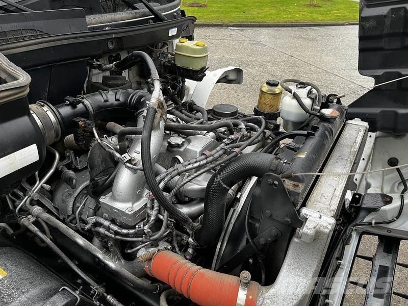 Hino 338 Lieferwagen