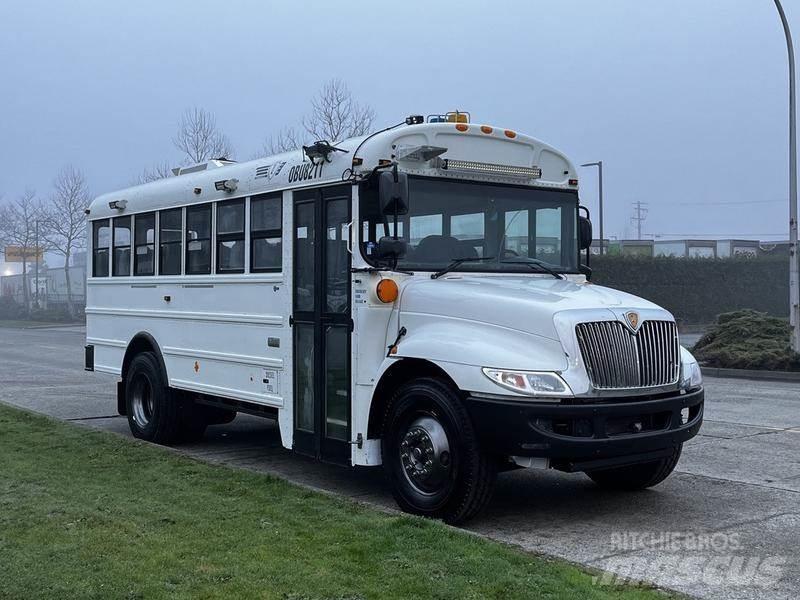 International 4200 Minibusse