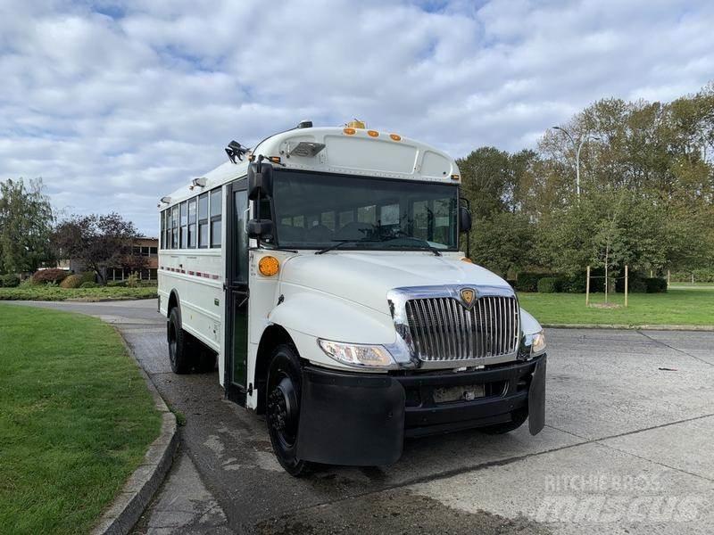 International 4200 Minibusse