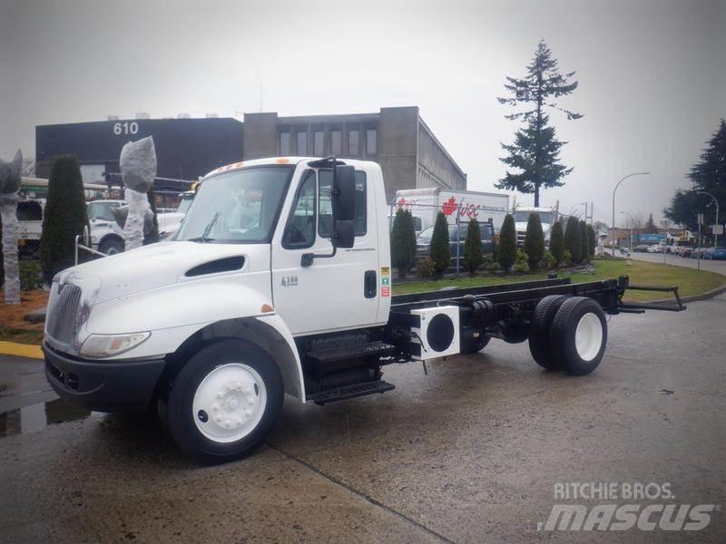 International 4300 Wechselfahrgestell
