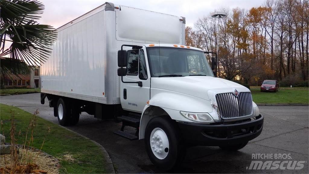 International 4300 Lieferwagen