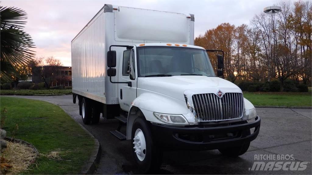 International 4300 Lieferwagen