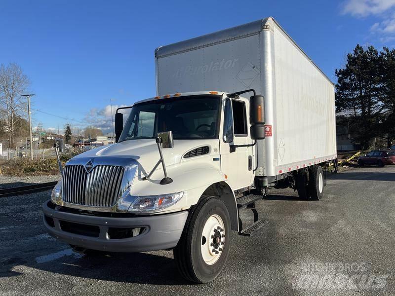 International 4300 Lieferwagen