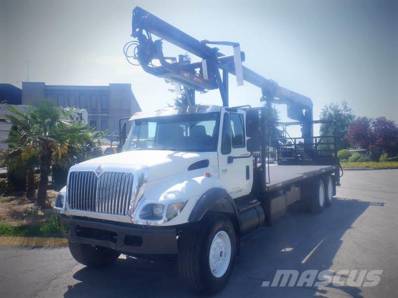 International 7500 Kranwagen