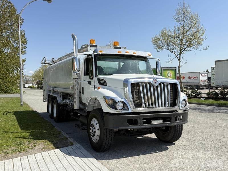 International 7500 Tankwagen