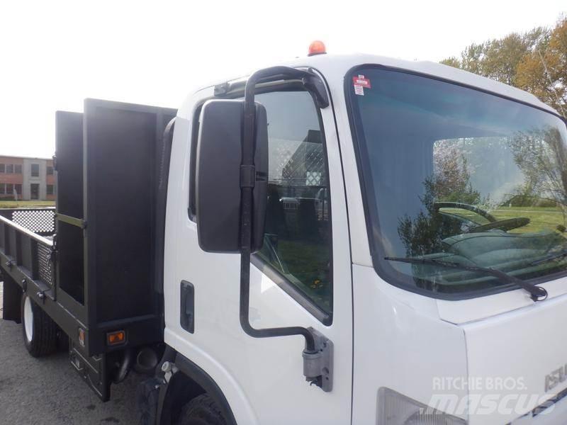 Isuzu NPR Pritschenwagen/Pritschenwagen mit Seitenklappe