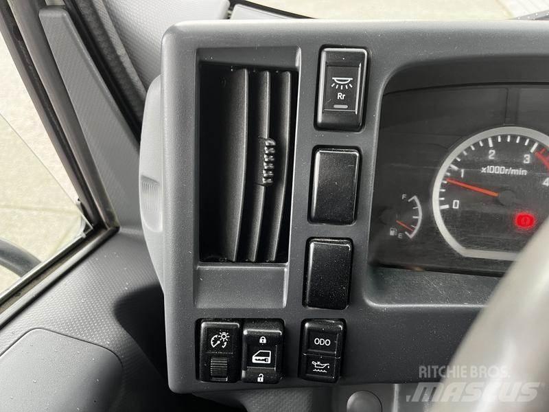 Isuzu NPR Lieferwagen