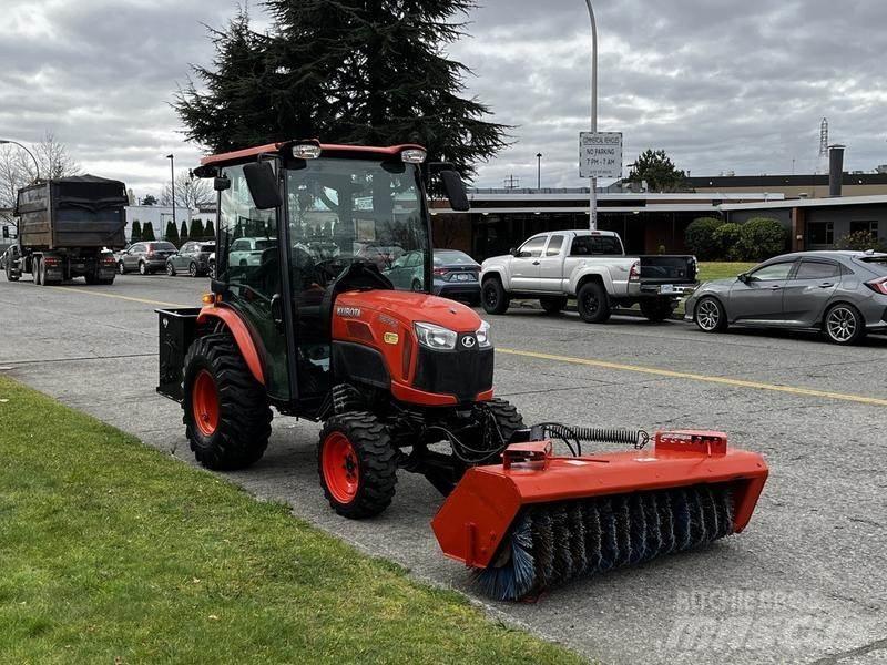 Kubota B2650 Kehrmaschine