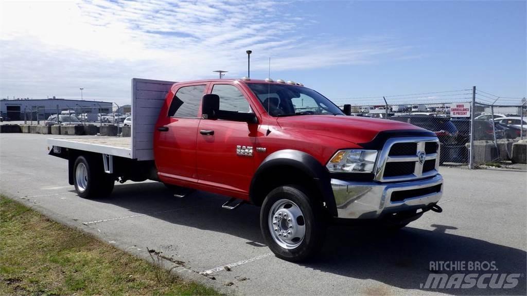 RAM 5500 Pritschenwagen/Pritschenwagen mit Seitenklappe