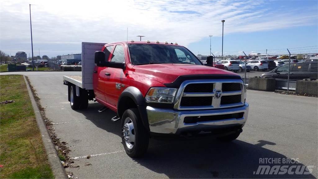 RAM 5500 Pritschenwagen/Pritschenwagen mit Seitenklappe