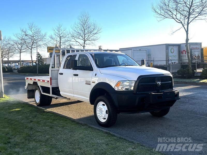 RAM 5500 Pritschenwagen/Pritschenwagen mit Seitenklappe