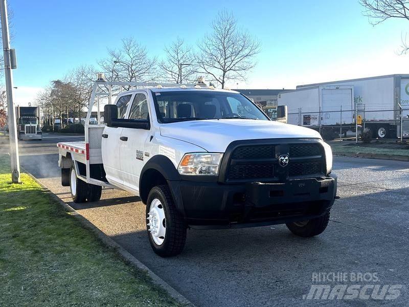 RAM 5500 Pritschenwagen/Pritschenwagen mit Seitenklappe