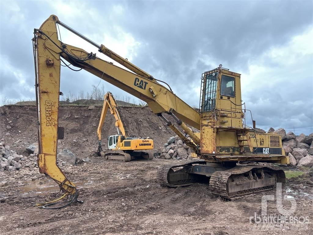 CAT 235C Materialumschlag