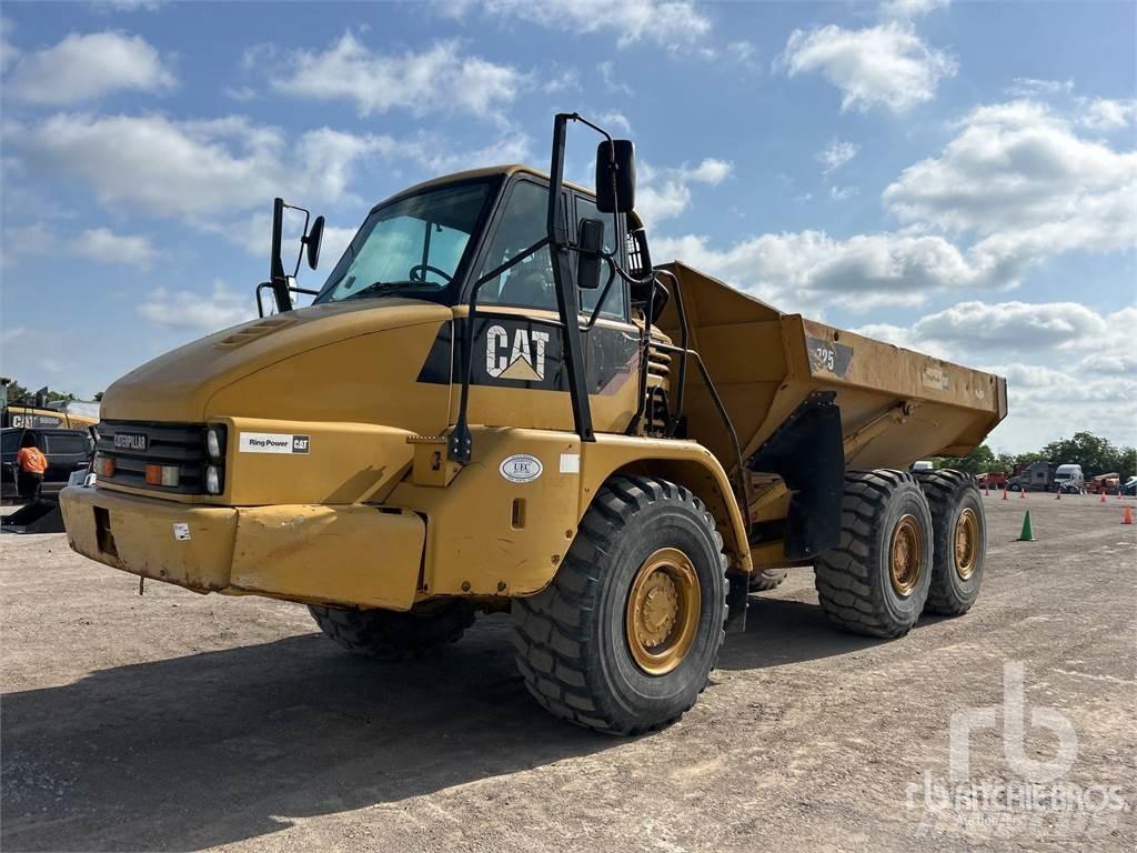 CAT 725 Dumper - Knickgelenk