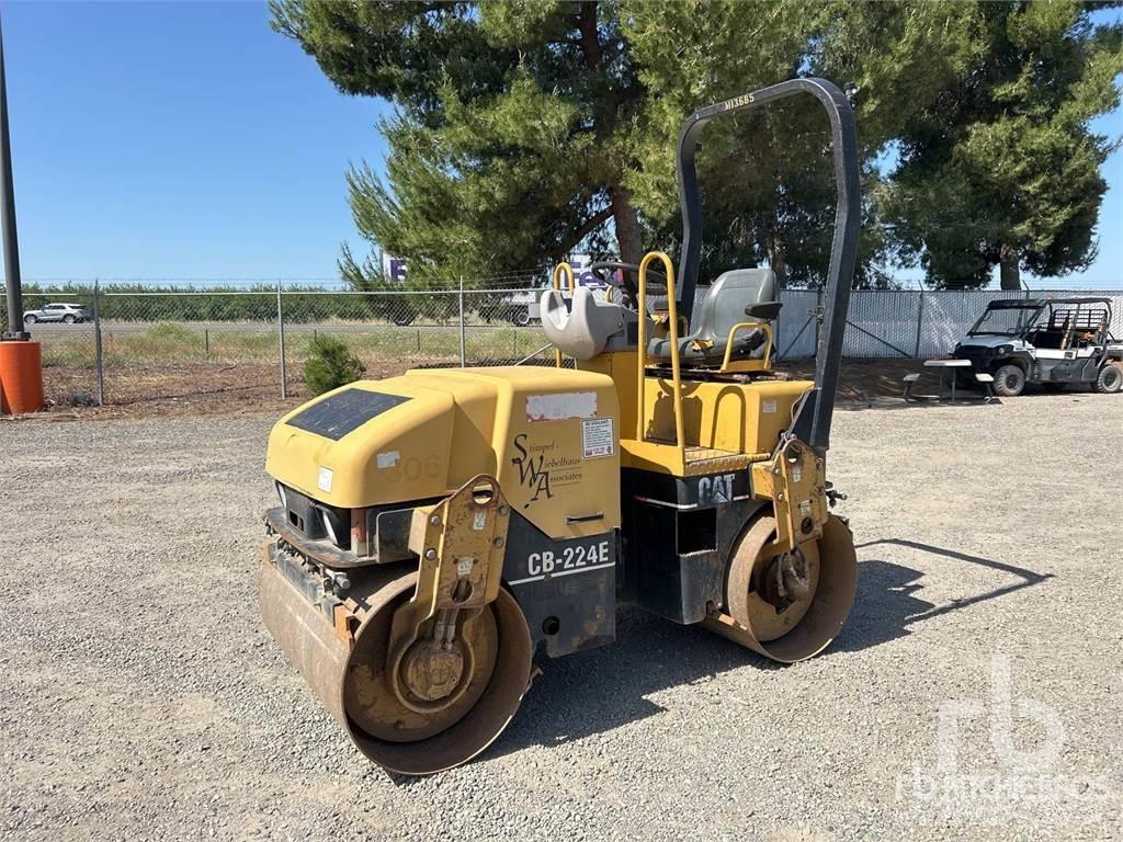 CAT CB224E Tandemwalzen