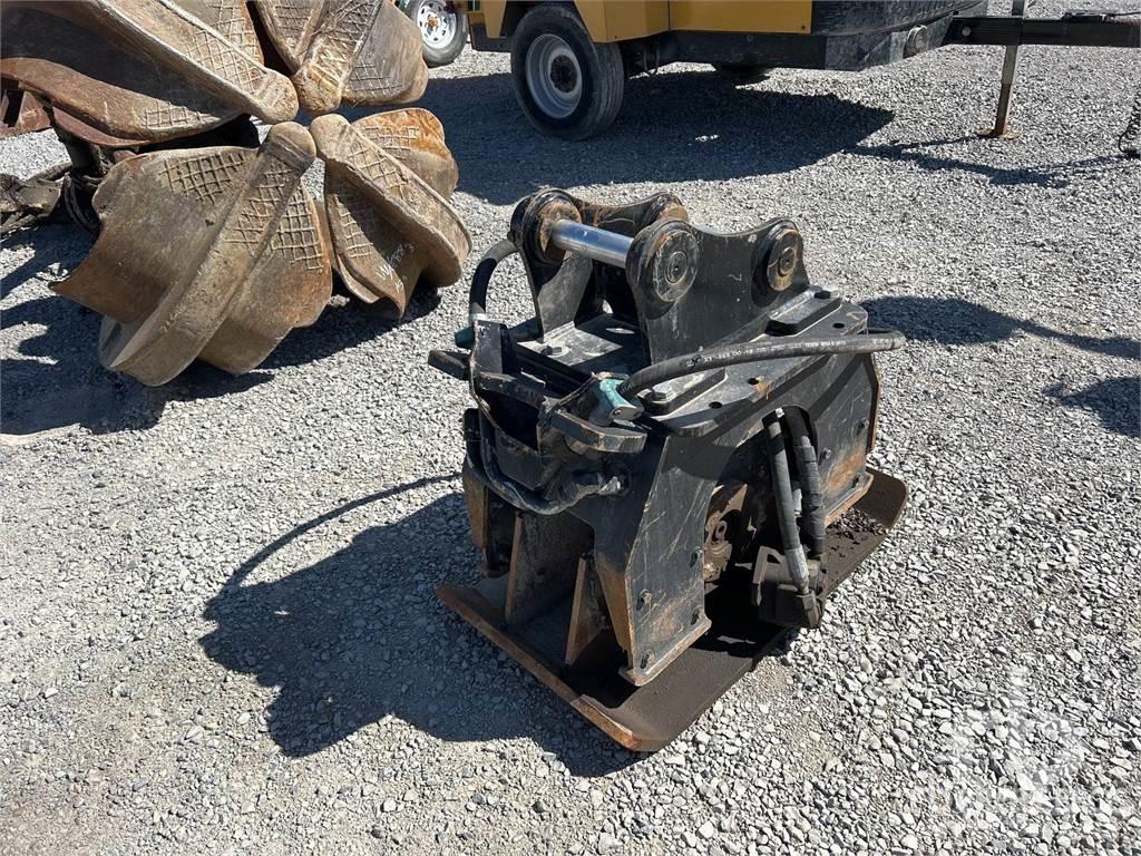 CAT CM 308 P40 Hammer / Brecher