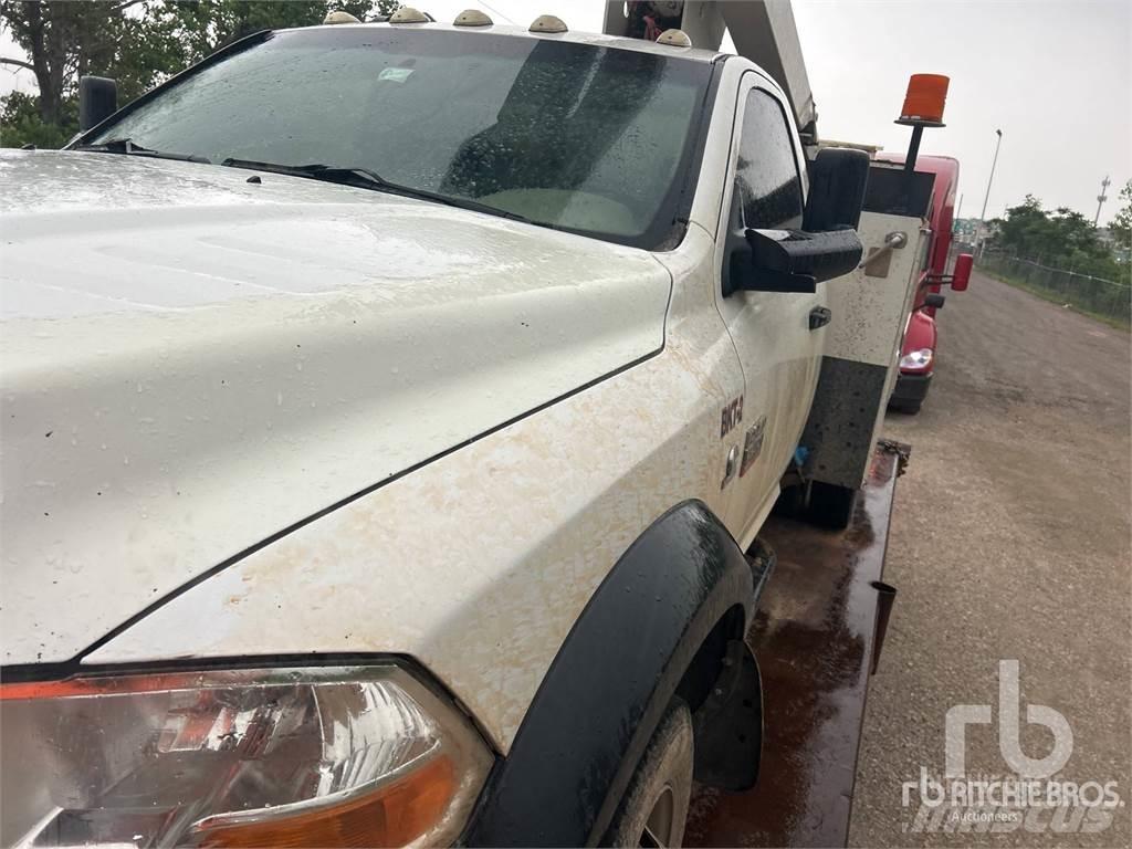 Dodge 5500 Pritschenwagen/Pritschenwagen mit Seitenklappe