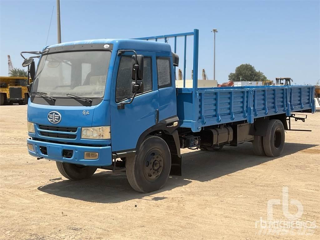 FAW 1120P9K2L3E Pritschenwagen/Pritschenwagen mit Seitenklappe