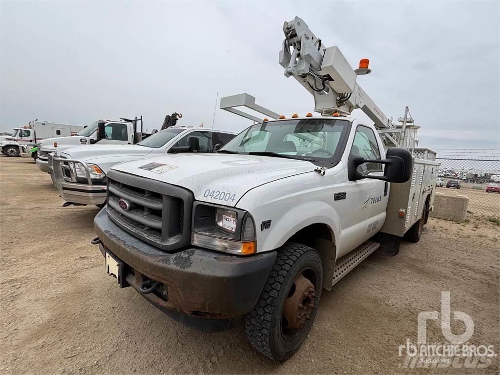 Ford F-450 Anhänger-Arbeitsbühnen