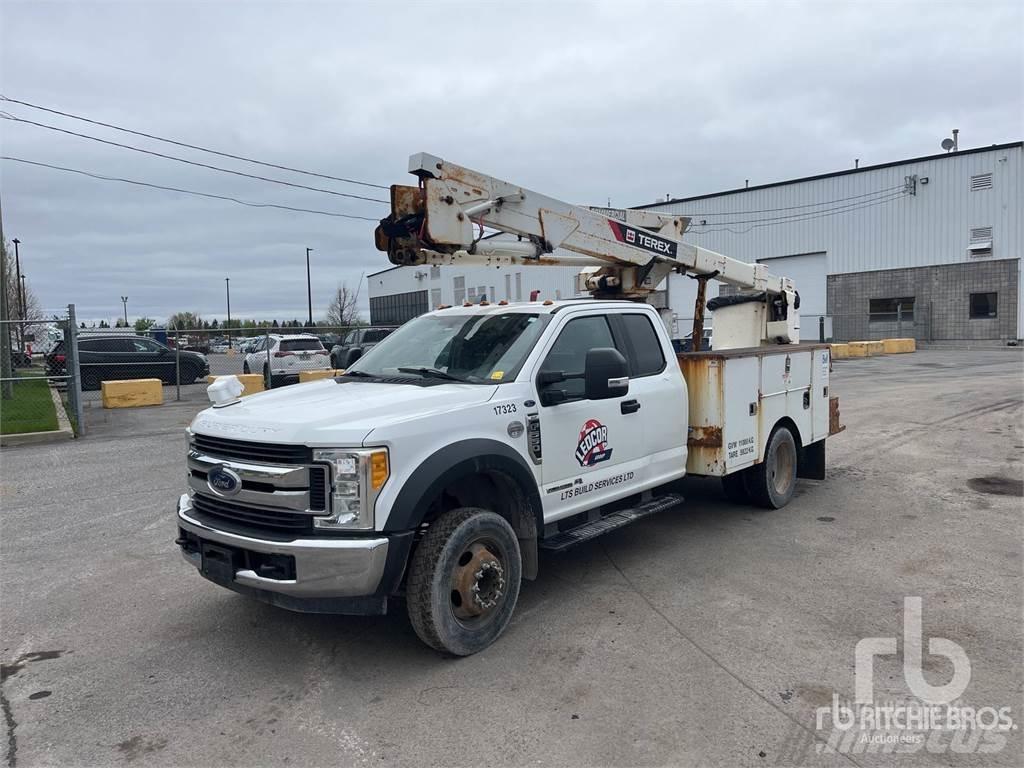 Ford F-550 Anhänger-Arbeitsbühnen