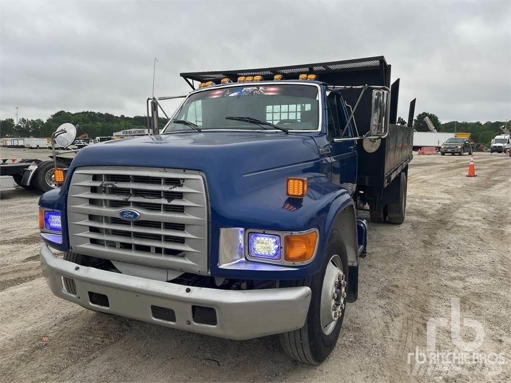 Ford F800 Pritschenwagen/Pritschenwagen mit Seitenklappe