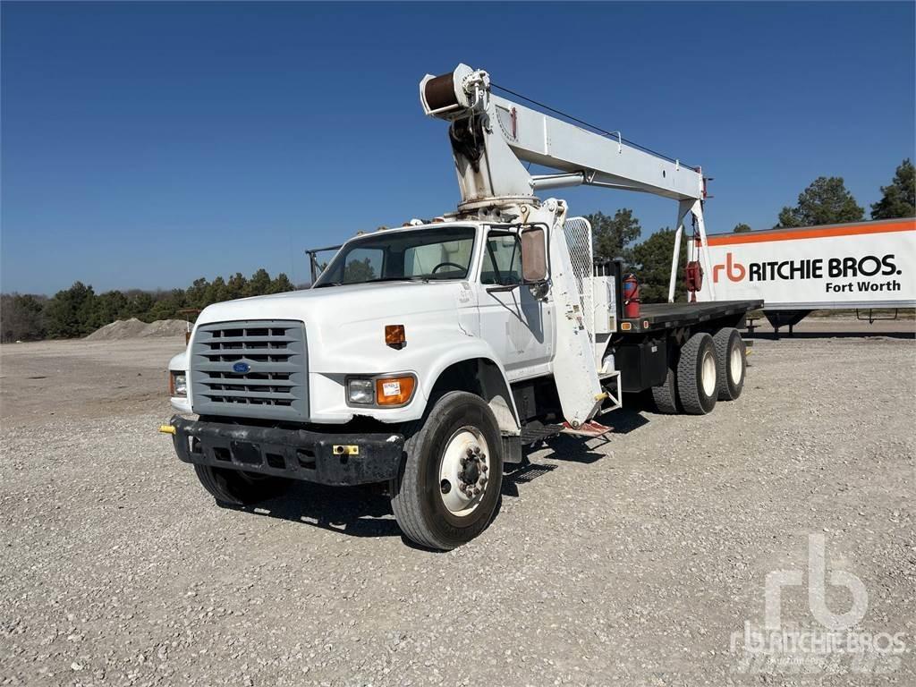 Ford FT900F Kranwagen