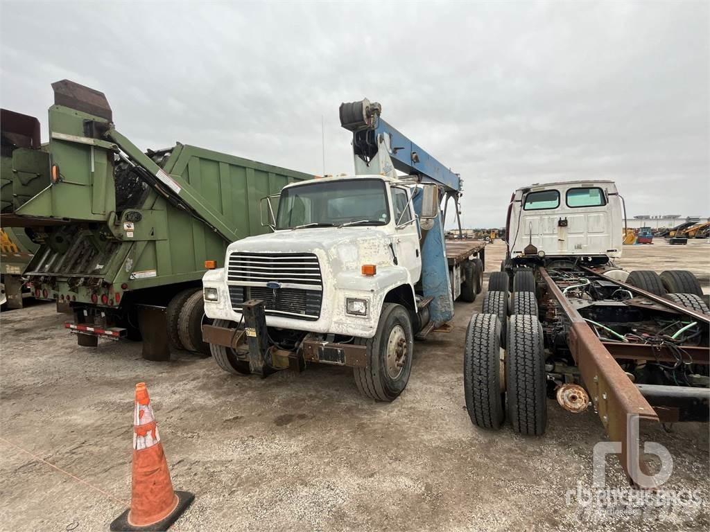 Ford LNT8000 Kranwagen