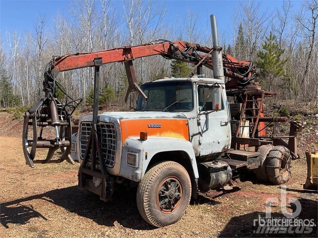 Ford LTS9000 Holztransporter