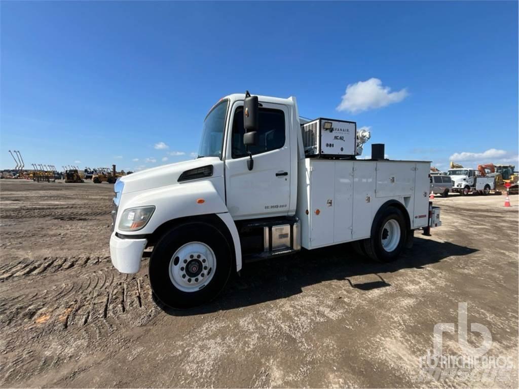 Hino 338 Kommunal-Sonderfahrzeuge