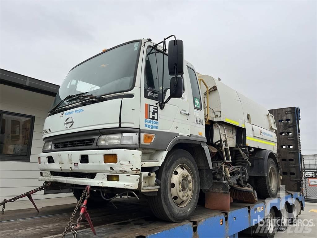 Hino FF1J Kehrmaschine