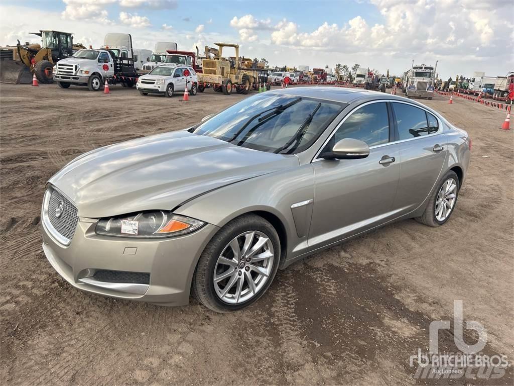 Jaguar XF PKWs