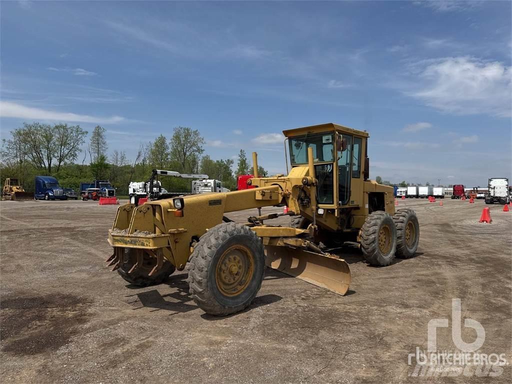 John Deere 570B Grader