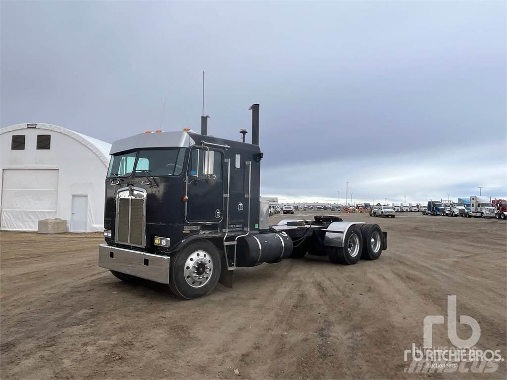 Kenworth K100 Sattelzugmaschinen