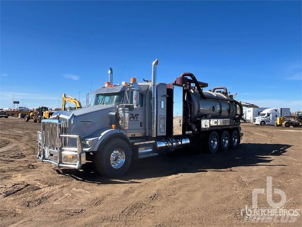 Kenworth T800 Saug- und Druckwagen