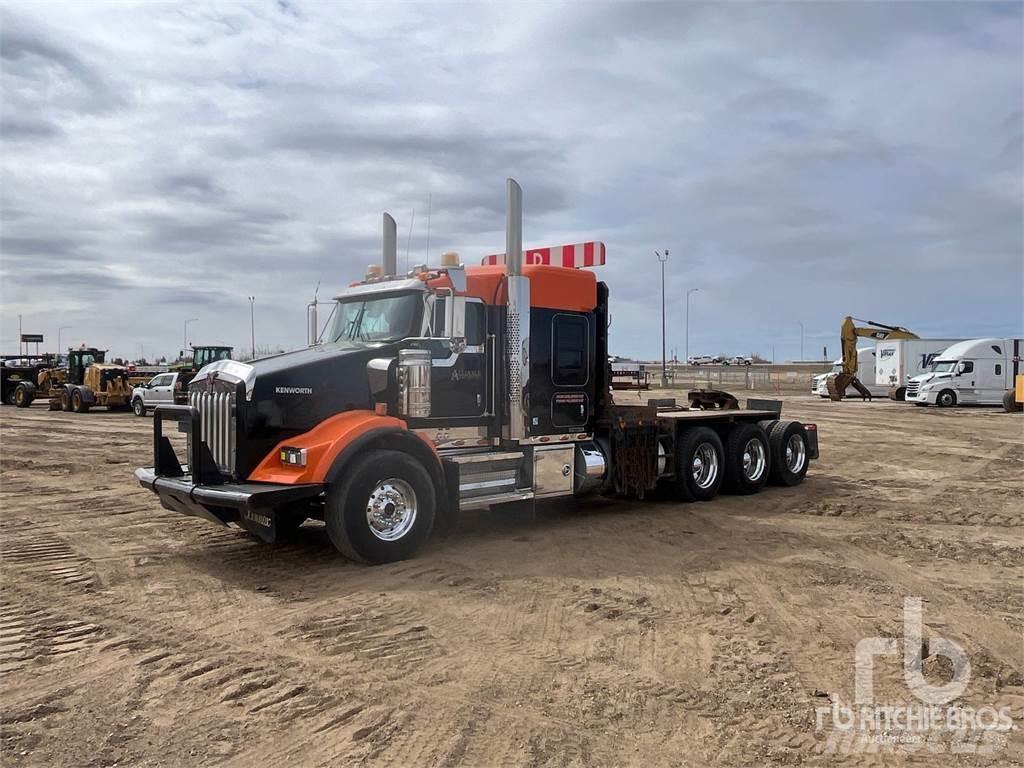 Kenworth T800 Pritschenwagen mit Seilwinde
