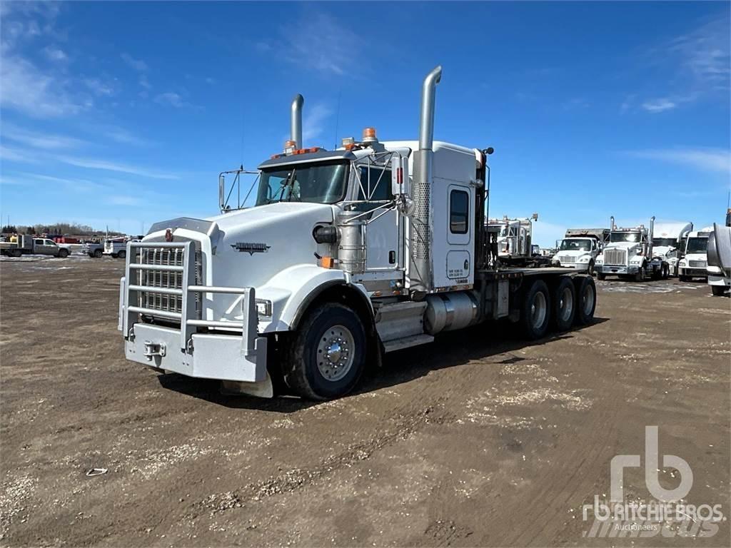 Kenworth T800 Pritschenwagen mit Seilwinde